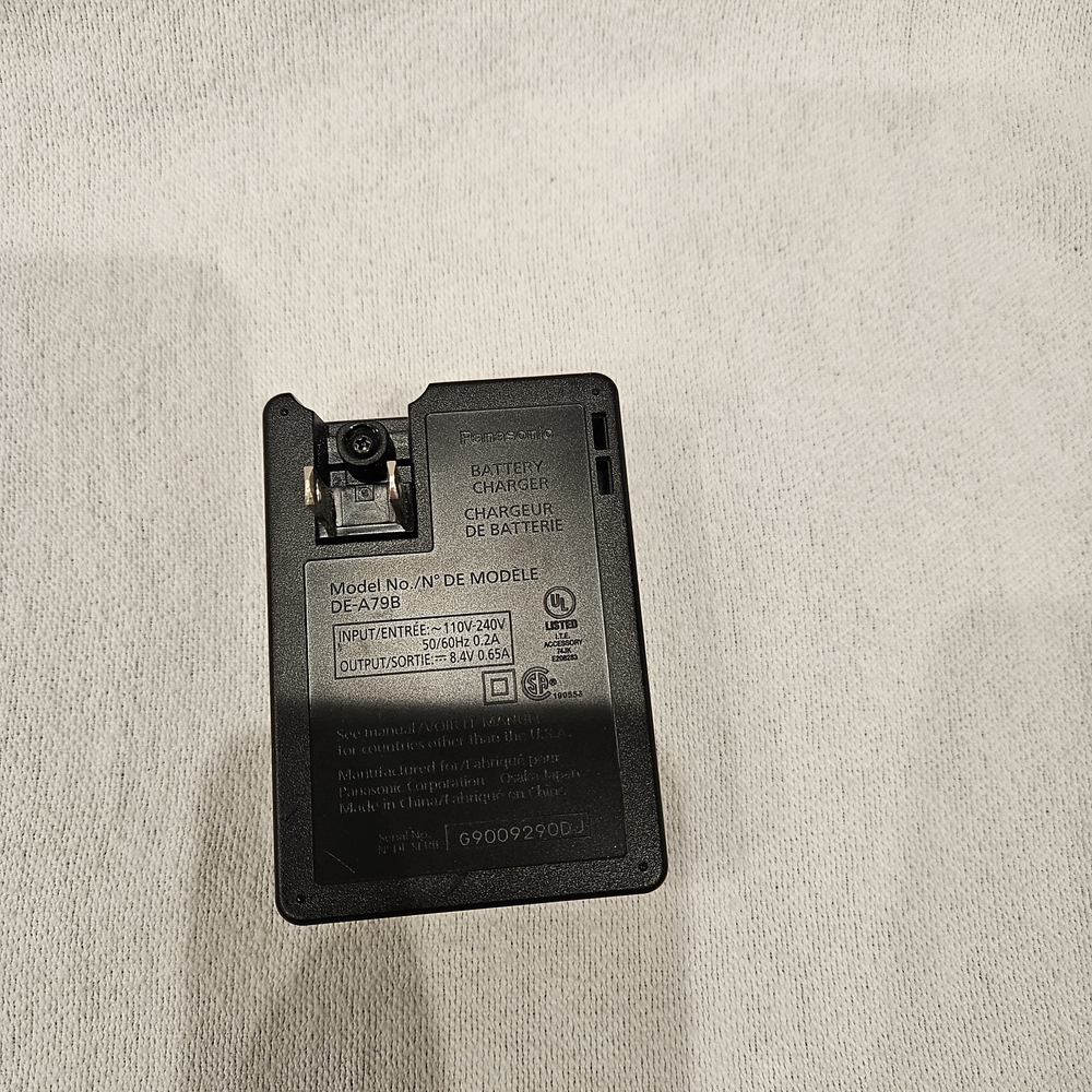 Panasonic Lumix DE-A79 Battery Charger - Picture 2 of 7